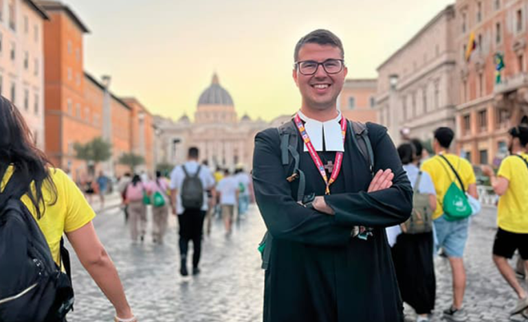 El Hermano Álvaro reflexiona sobre su misión en el entorno digital